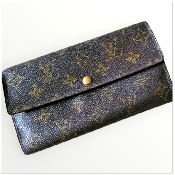 Louis Vuitton Handbags - Louis Vuitton Vintage Monogram Sarah Long Wallet